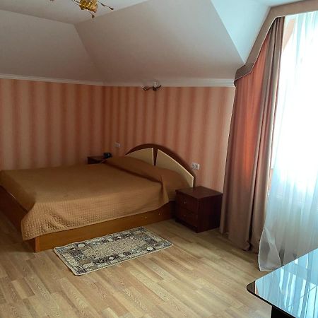Гостинний Маєток Hotel Mila Kültér fotó