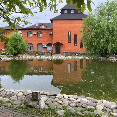 Гостинний Маєток Hotel Mila Kültér fotó
