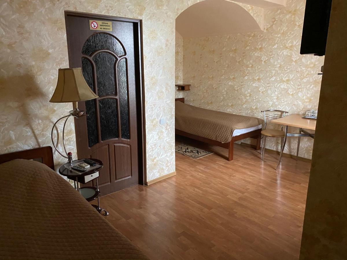 Гостинний Маєток Hotel Mila Kültér fotó