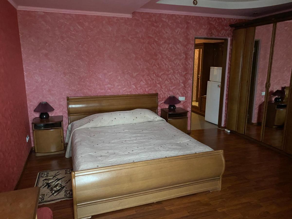 Гостинний Маєток Hotel Mila Kültér fotó