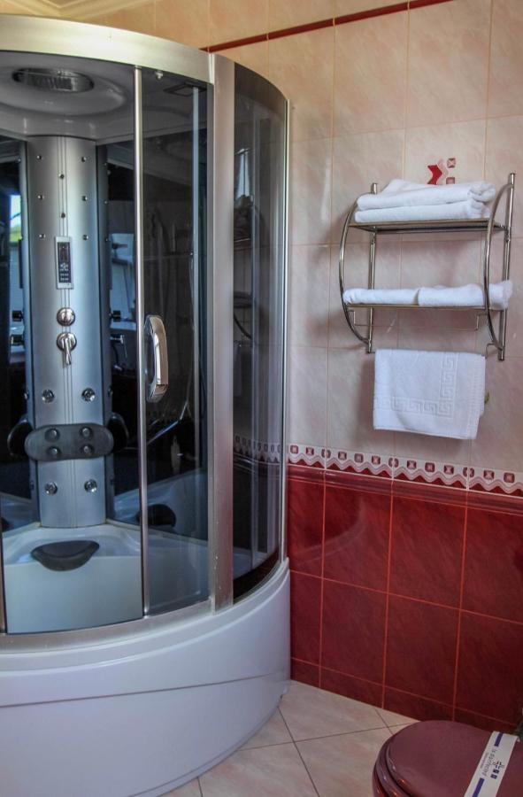 Гостинний Маєток Hotel Mila Kültér fotó