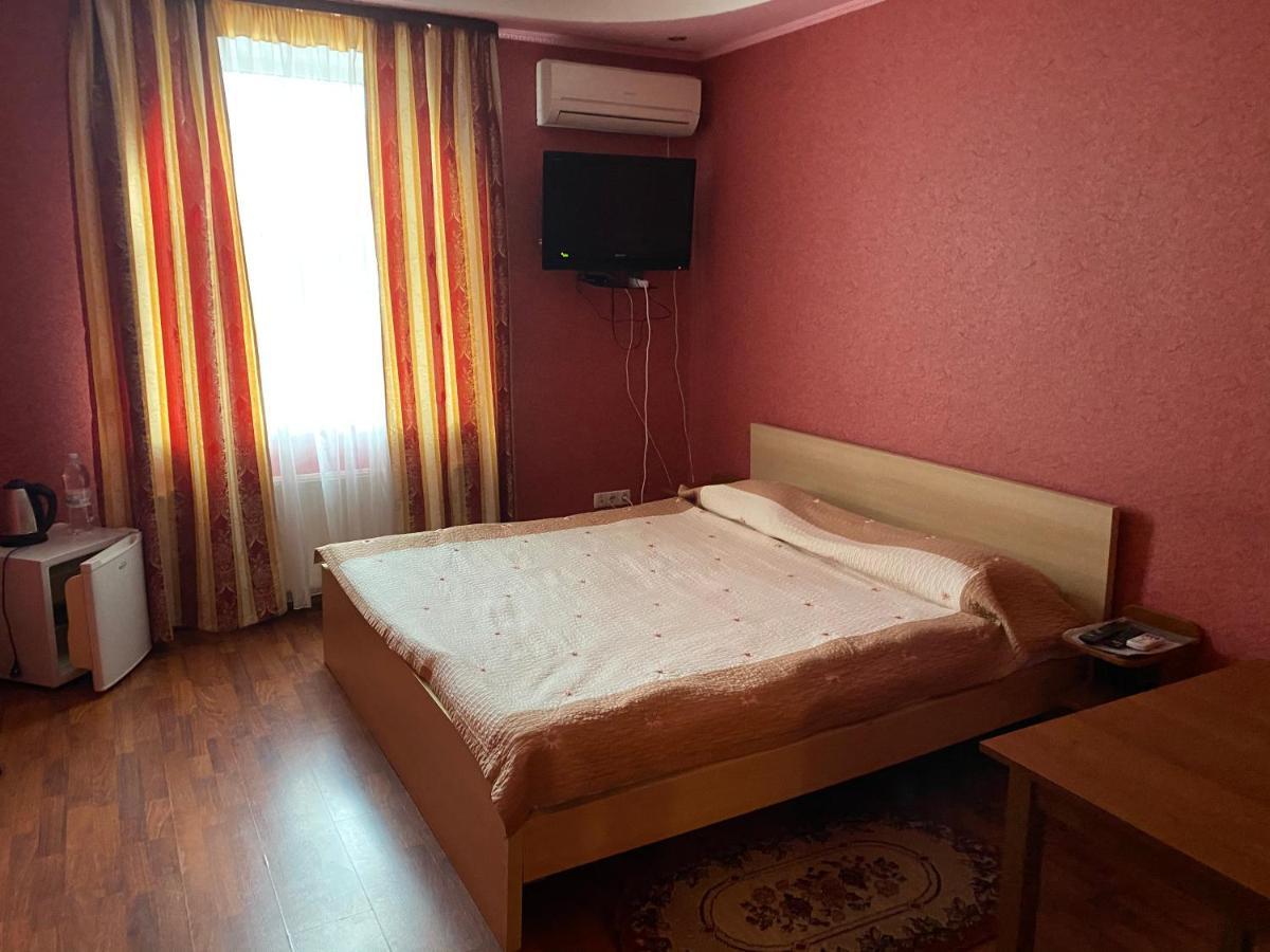 Гостинний Маєток Hotel Mila Kültér fotó