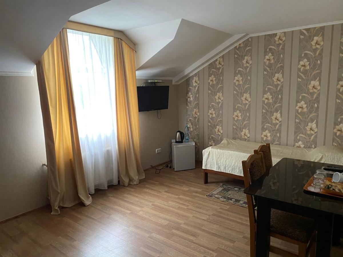 Гостинний Маєток Hotel Mila Kültér fotó